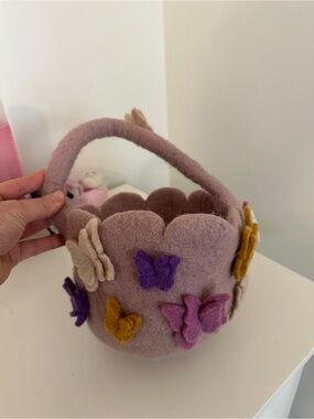 West elm scallopped Butterfly Felt Kids Basket - Dusty Pink